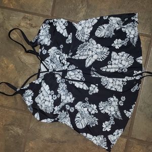 Plus size swimwear top shirt black and white size 2X